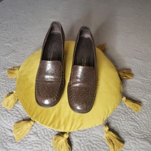 Dark Brown Via Spiga leather vintage shoes.